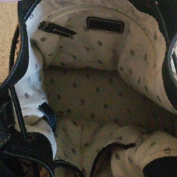 Dooney & Bourke drawstring shoulder Purse - Picture 5 of 8